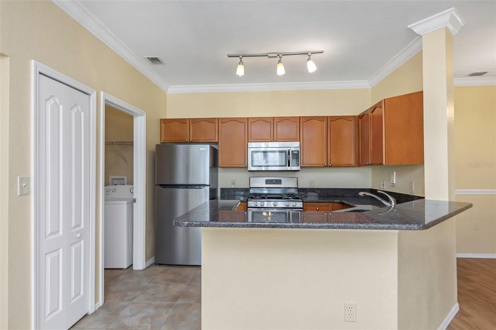 For Sale: $319,900 (2 beds, 2 baths, 1309 Square Feet)