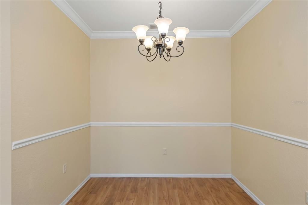 For Sale: $319,900 (2 beds, 2 baths, 1309 Square Feet)