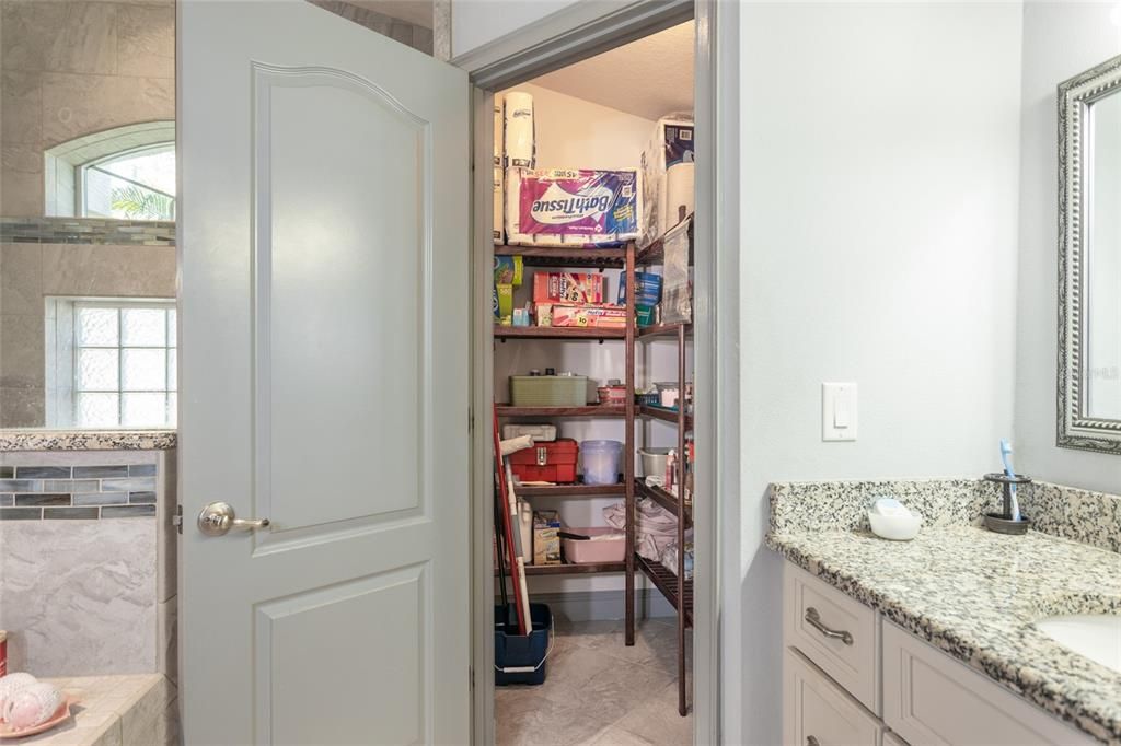 Active With Contract: $699,980 (4 beds, 3 baths, 2772 Square Feet)