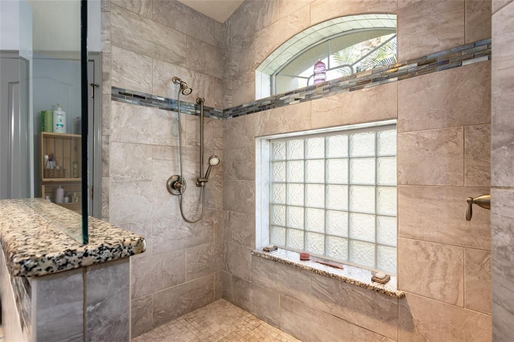 Active With Contract: $699,980 (4 beds, 3 baths, 2772 Square Feet)