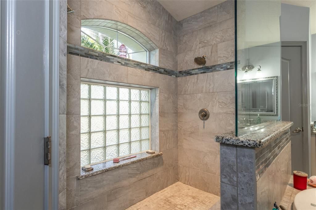 Active With Contract: $699,980 (4 beds, 3 baths, 2772 Square Feet)