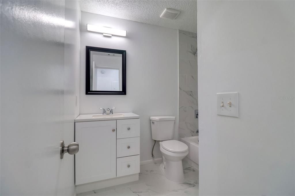 For Sale: $188,000 (2 beds, 2 baths, 1005 Square Feet)