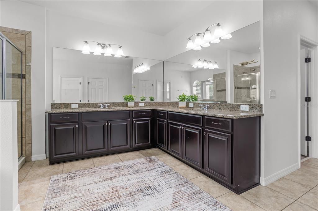 待售: $1,150,000 (5 贝兹, 4 浴室, 3646 平方英尺)