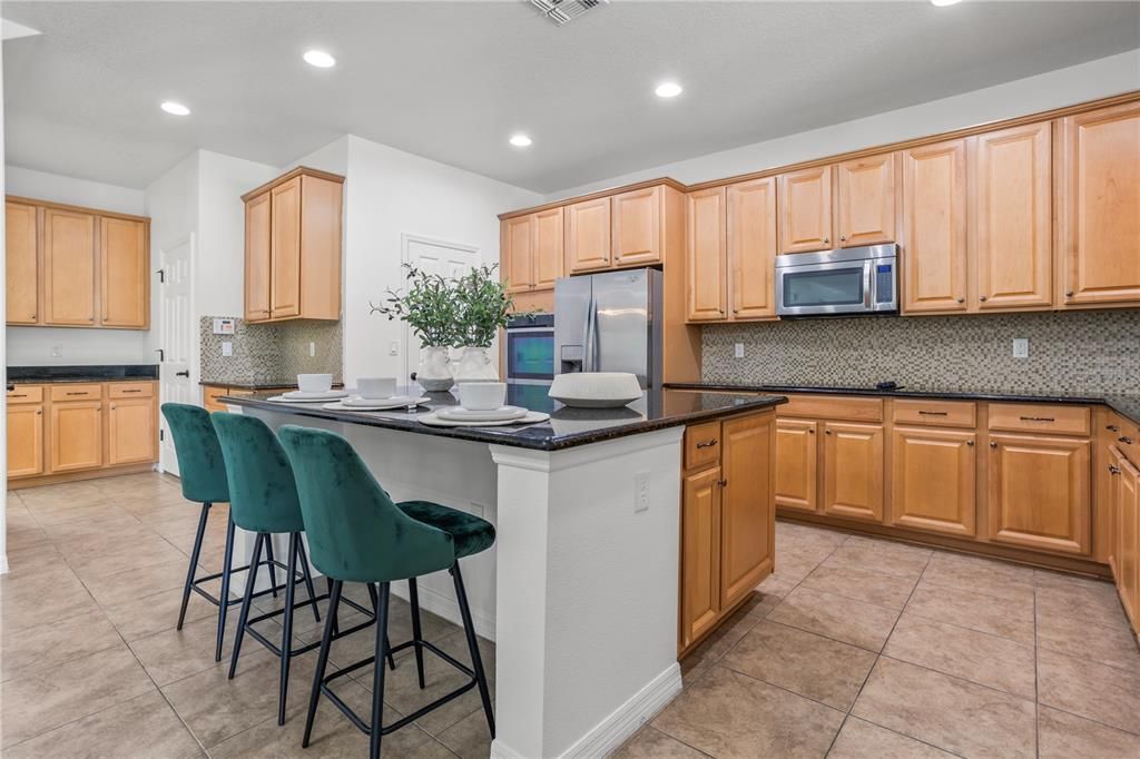 待售: $1,150,000 (5 贝兹, 4 浴室, 3646 平方英尺)