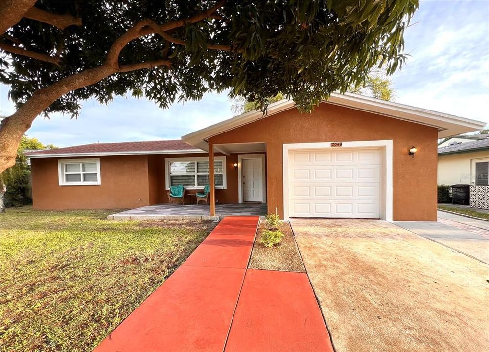 Recently Rented: $2,795 (4 beds, 3 baths, 2323 Square Feet)