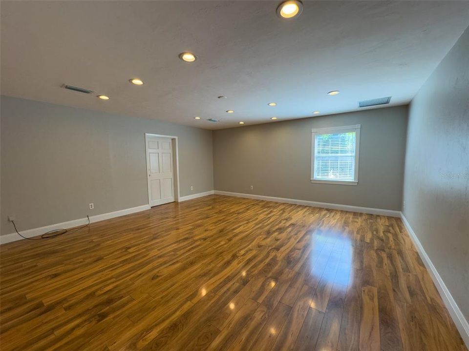 En Venta: $599,000 (3 camas, 2 baños, 2072 Pies cuadrados)