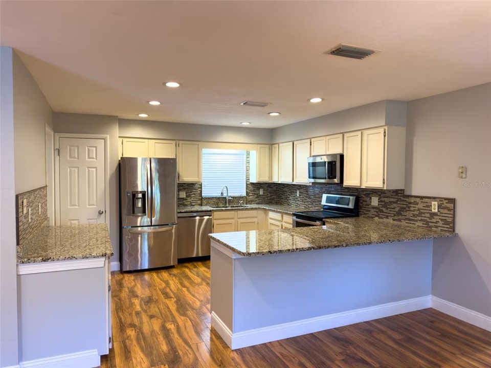 En Venta: $599,000 (3 camas, 2 baños, 2072 Pies cuadrados)