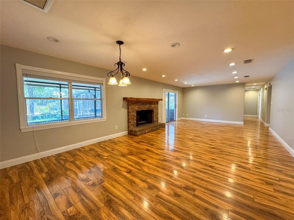 En Venta: $599,000 (3 camas, 2 baños, 2072 Pies cuadrados)