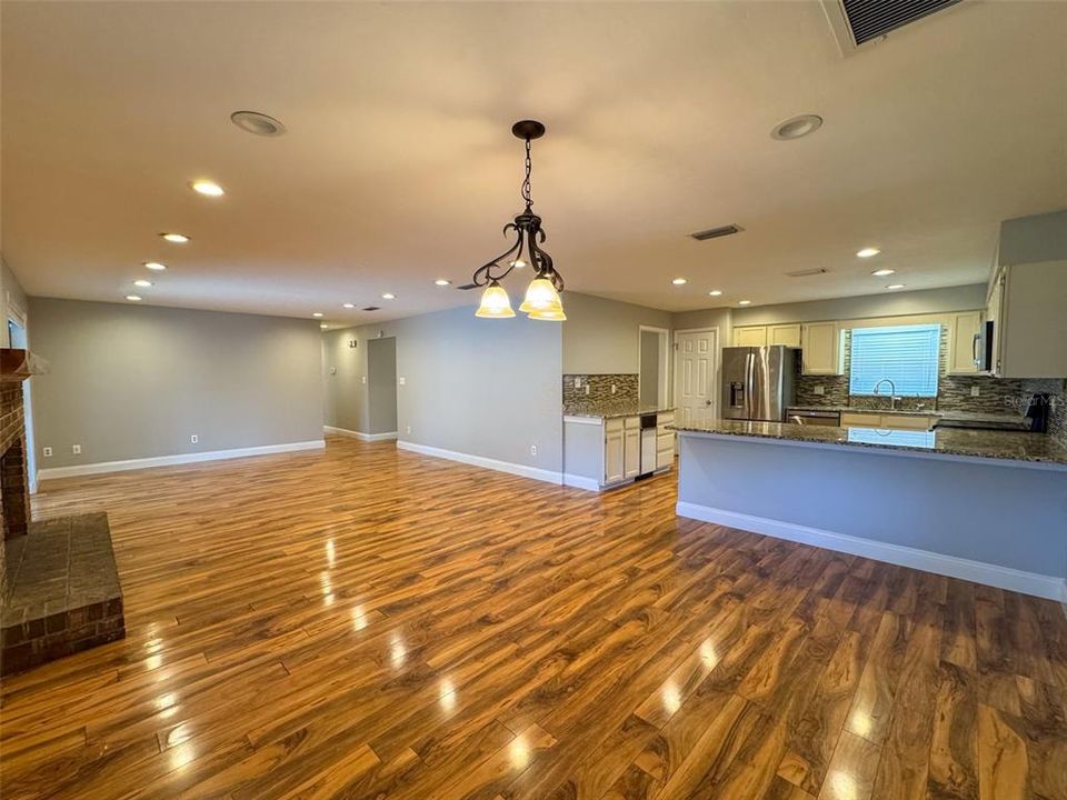 En Venta: $599,000 (3 camas, 2 baños, 2072 Pies cuadrados)