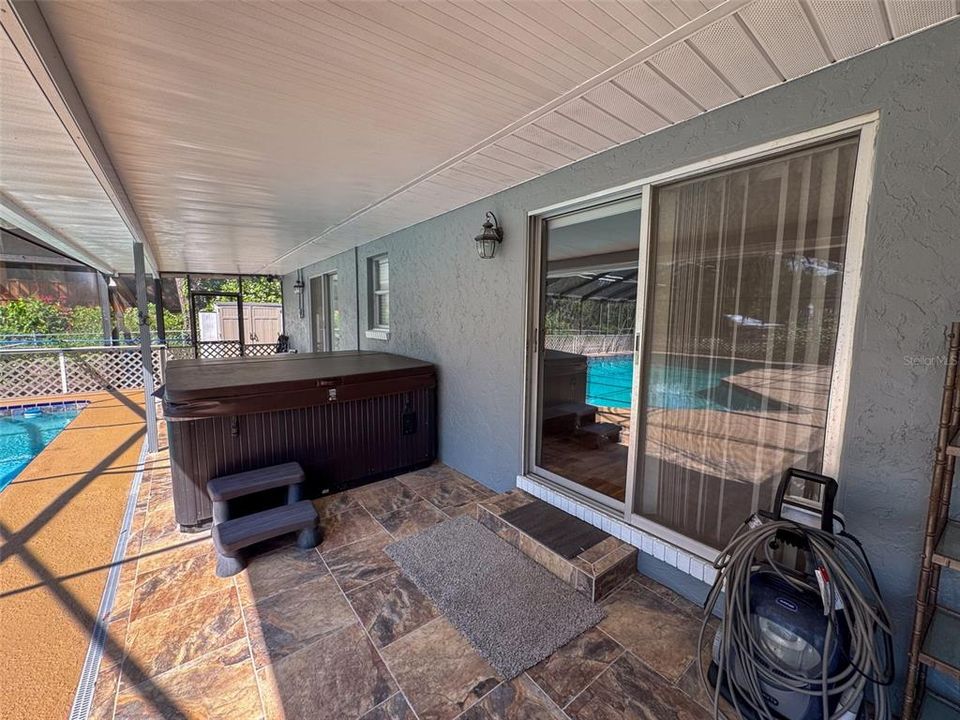 En Venta: $599,000 (3 camas, 2 baños, 2072 Pies cuadrados)