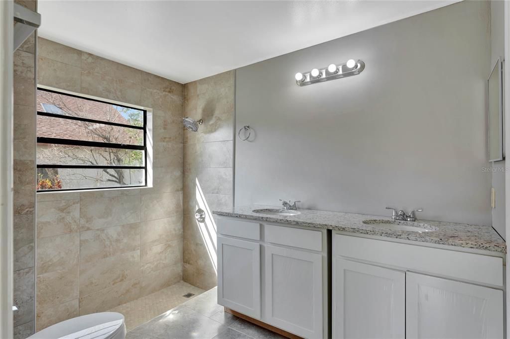 En Venta: $470,000 (4 camas, 2 baños, 2289 Pies cuadrados)