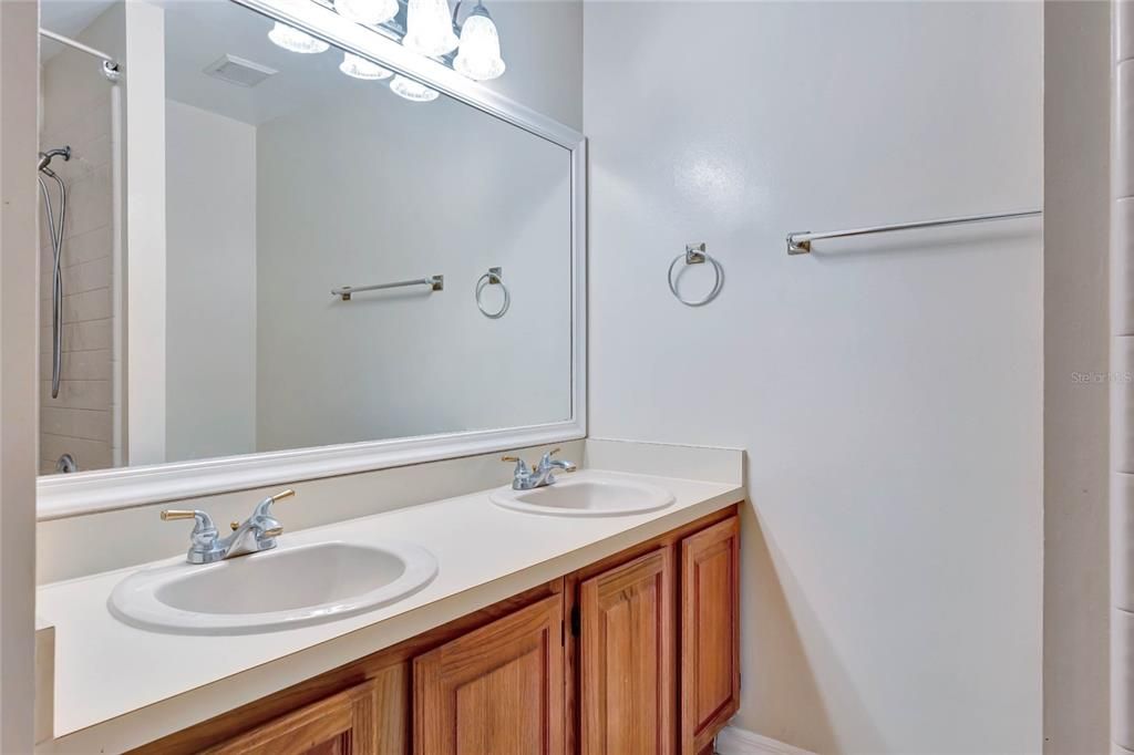 En Venta: $470,000 (4 camas, 2 baños, 2289 Pies cuadrados)