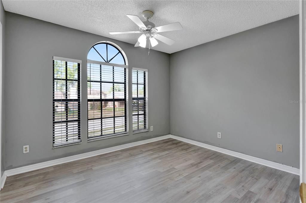 En Venta: $470,000 (4 camas, 2 baños, 2289 Pies cuadrados)