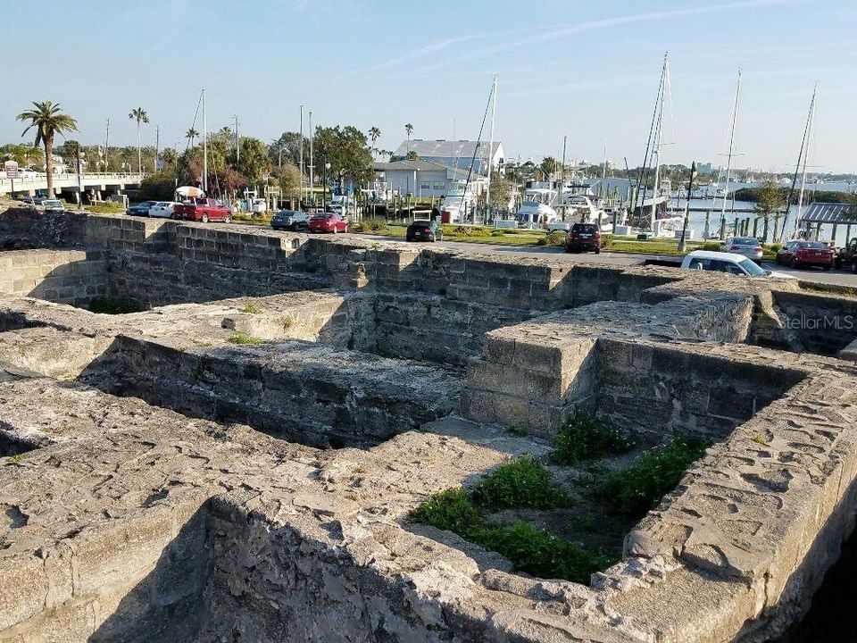 На продажу: $319,000 (2 спален, 2 ванн, 1575 Квадратных фут)