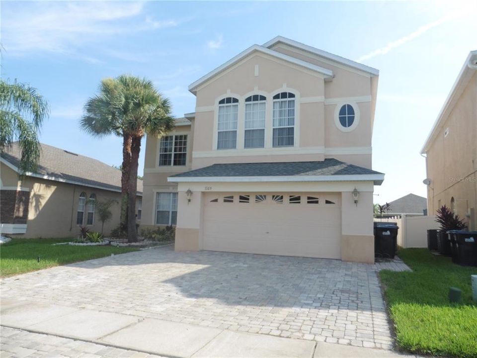 Recientemente alquilado: $2,850 (4 camas, 2 baños, 3099 Pies cuadrados)