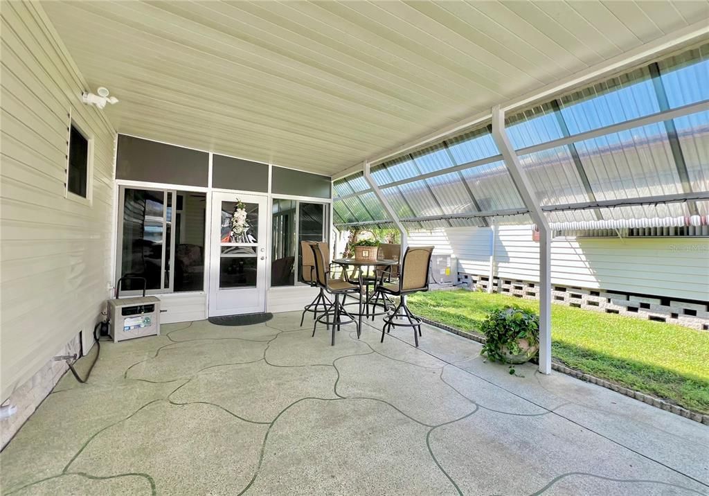 待售: $198,000 (2 贝兹, 2 浴室, 1325 平方英尺)