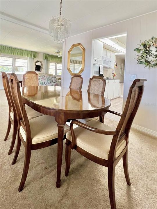 待售: $198,000 (2 贝兹, 2 浴室, 1325 平方英尺)