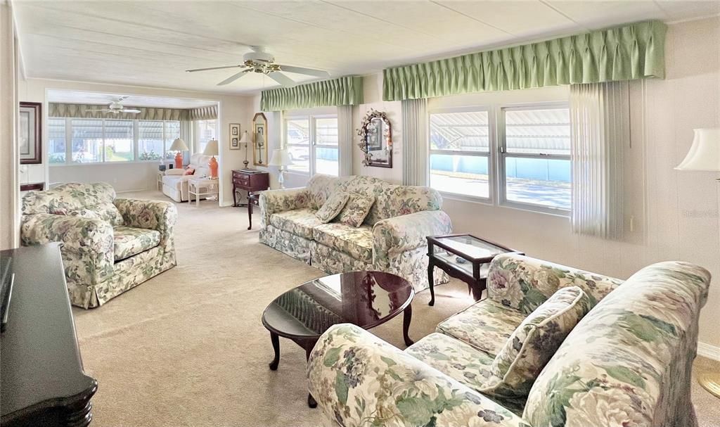 待售: $198,000 (2 贝兹, 2 浴室, 1325 平方英尺)