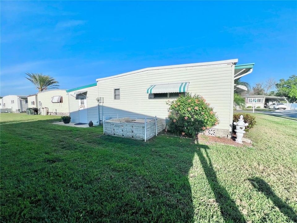 待售: $198,000 (2 贝兹, 2 浴室, 1325 平方英尺)