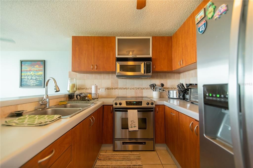 На продажу: $525,000 (2 спален, 2 ванн, 1250 Квадратных фут)