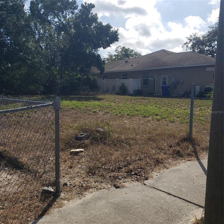 На продажу: $109,000 (0.15 acres)