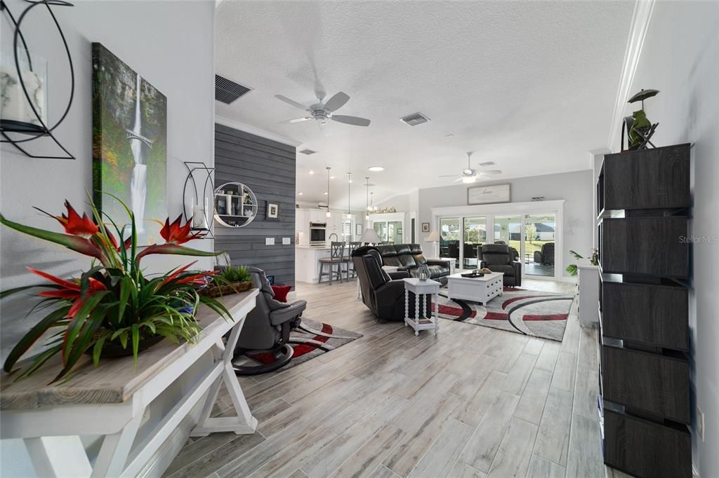 На продажу: $799,900 (3 спален, 2 ванн, 2930 Квадратных фут)