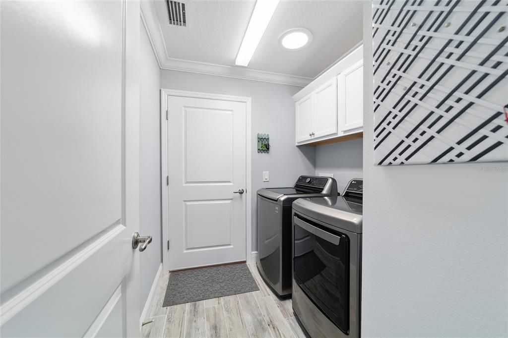 На продажу: $799,900 (3 спален, 2 ванн, 2930 Квадратных фут)