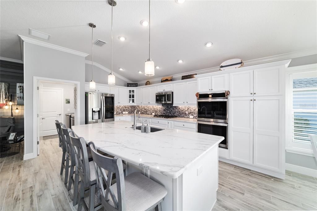 На продажу: $799,900 (3 спален, 2 ванн, 2930 Квадратных фут)