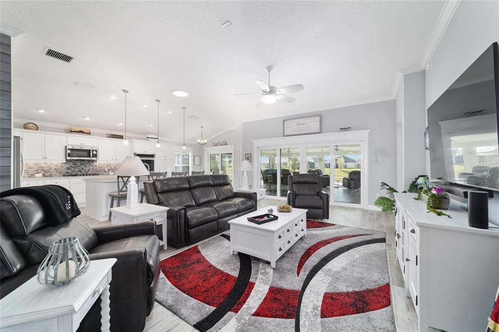 На продажу: $799,900 (3 спален, 2 ванн, 2930 Квадратных фут)