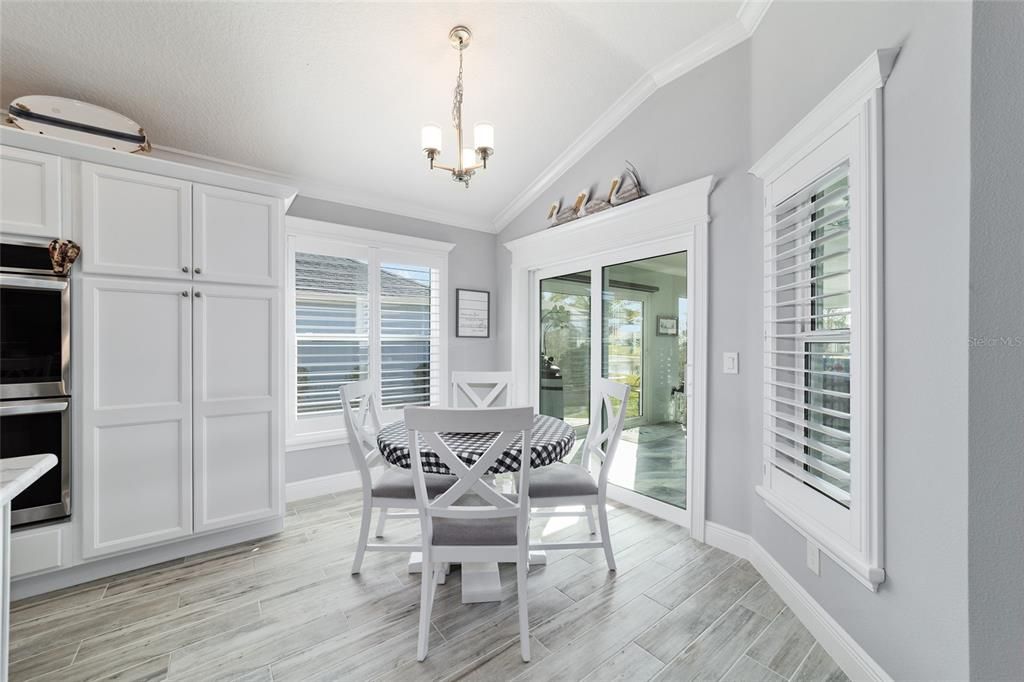 На продажу: $799,900 (3 спален, 2 ванн, 2930 Квадратных фут)