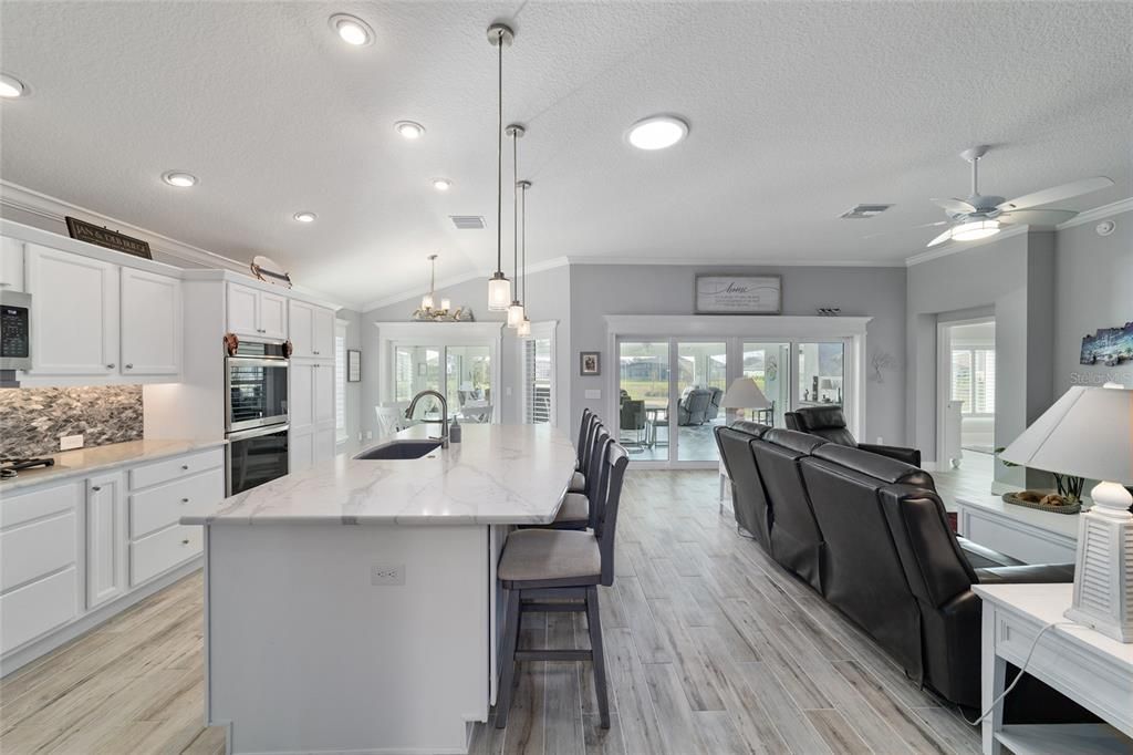 На продажу: $799,900 (3 спален, 2 ванн, 2930 Квадратных фут)