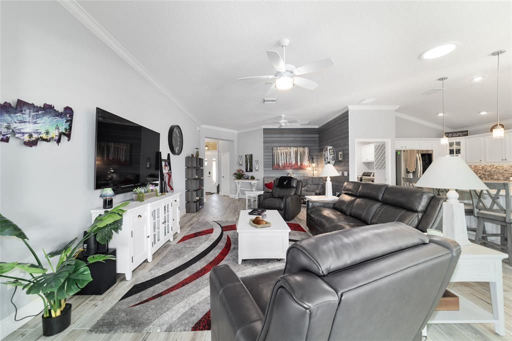 На продажу: $799,900 (3 спален, 2 ванн, 2930 Квадратных фут)