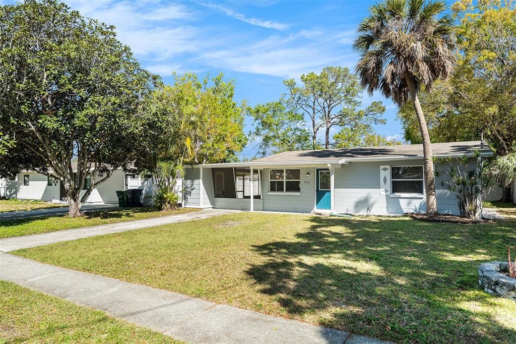 Recently Sold: $299,000 (2 beds, 1 baths, 825 Square Feet)