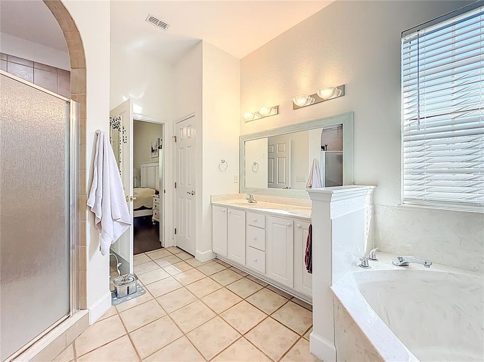 For Sale: $410,700 (3 beds, 3 baths, 2292 Square Feet)