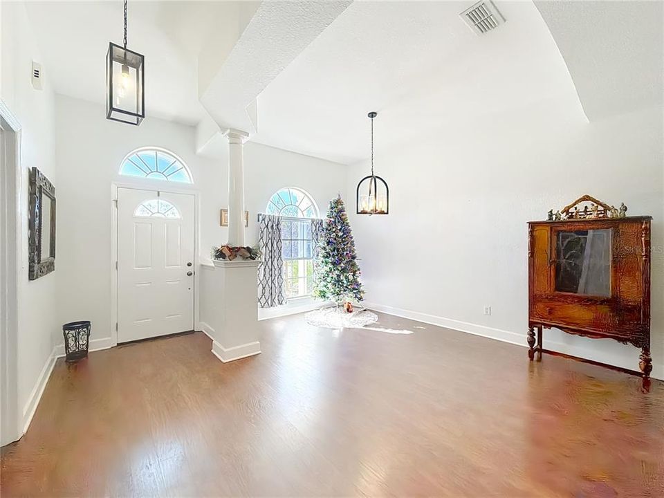 For Sale: $410,700 (3 beds, 3 baths, 2292 Square Feet)