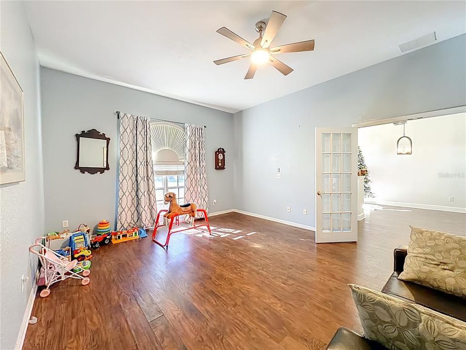 For Sale: $410,700 (3 beds, 3 baths, 2292 Square Feet)