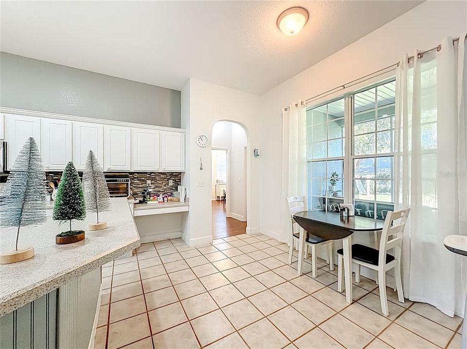 For Sale: $410,700 (3 beds, 3 baths, 2292 Square Feet)