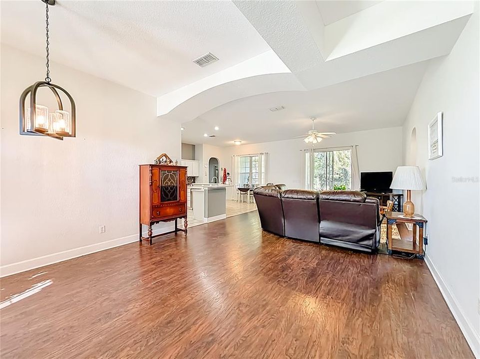 For Sale: $410,700 (3 beds, 3 baths, 2292 Square Feet)