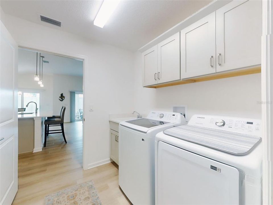 待售: $375,000 (3 贝兹, 2 浴室, 1711 平方英尺)