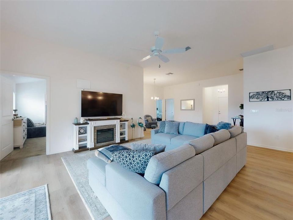 待售: $375,000 (3 贝兹, 2 浴室, 1711 平方英尺)