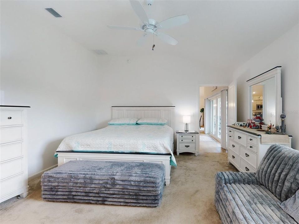 待售: $375,000 (3 贝兹, 2 浴室, 1711 平方英尺)