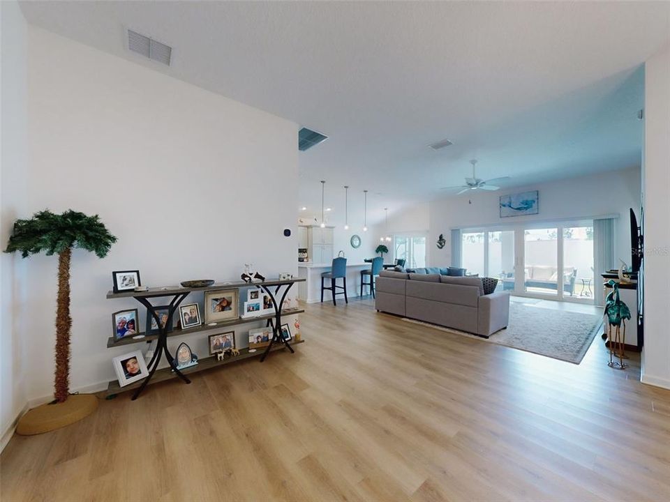 待售: $375,000 (3 贝兹, 2 浴室, 1711 平方英尺)