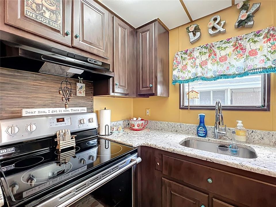 待售: $123,500 (1 贝兹, 2 浴室, 792 平方英尺)