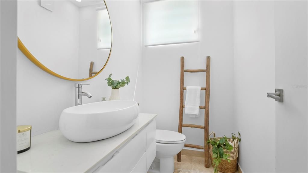 En Venta: $1,300,000 (4 camas, 3 baños, 3800 Pies cuadrados)