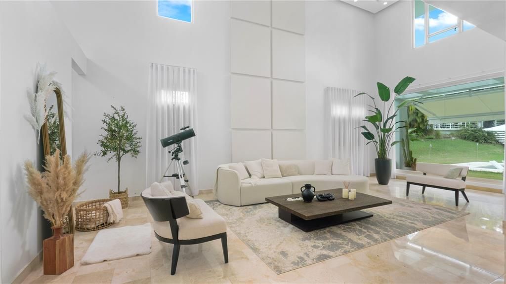 En Venta: $1,300,000 (4 camas, 3 baños, 3800 Pies cuadrados)