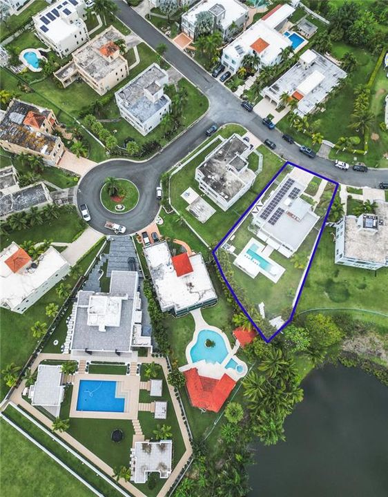 En Venta: $1,300,000 (4 camas, 3 baños, 3800 Pies cuadrados)