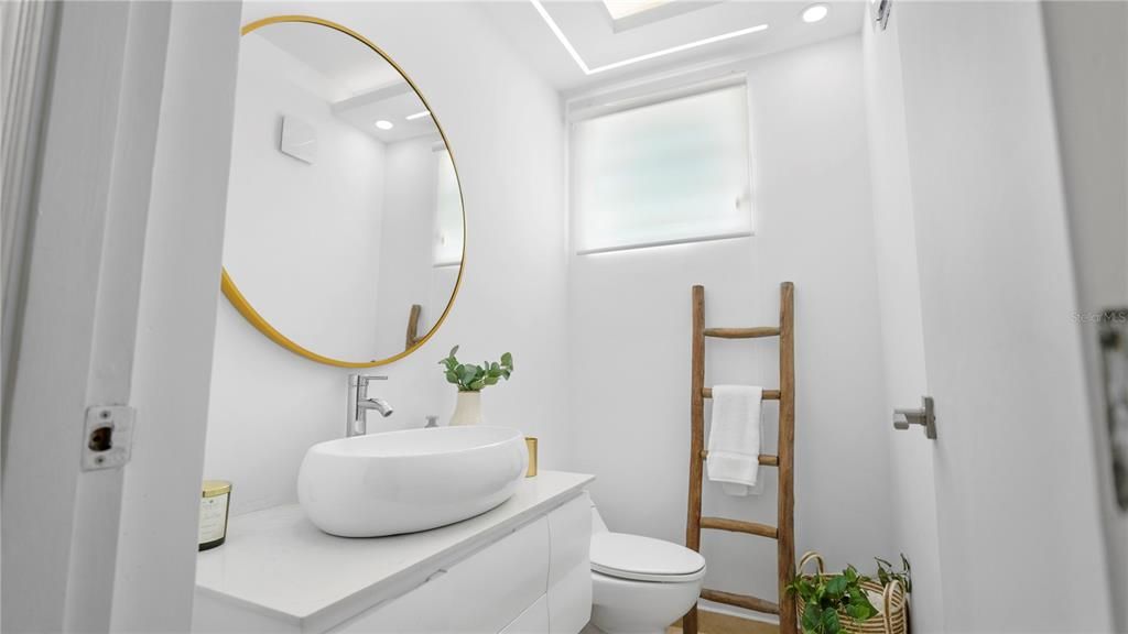 En Venta: $1,300,000 (4 camas, 3 baños, 3800 Pies cuadrados)