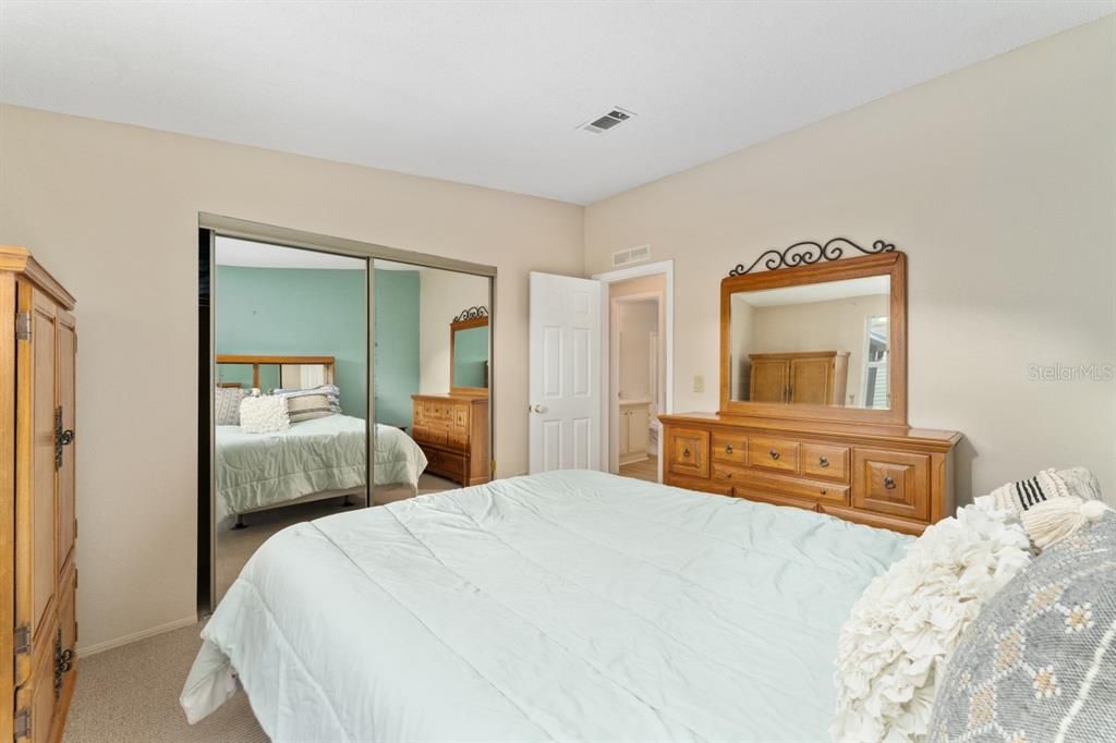 Active With Contract: $204,900 (2 beds, 2 baths, 1332 Square Feet)