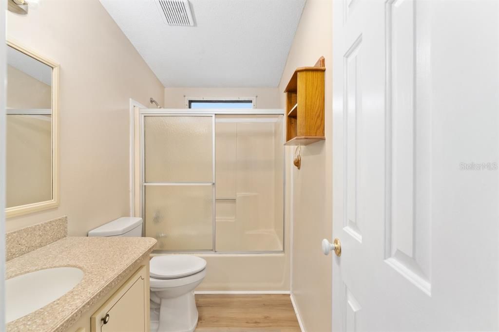 Active With Contract: $204,900 (2 beds, 2 baths, 1332 Square Feet)