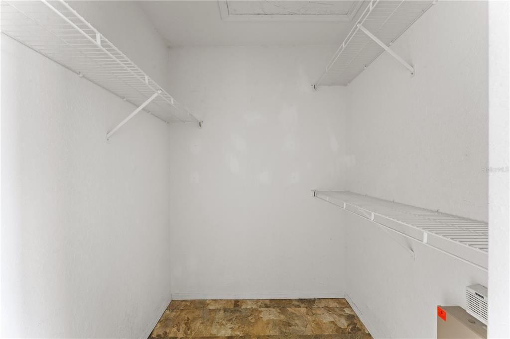 На продажу: $210,000 (2 спален, 2 ванн, 1160 Квадратных фут)